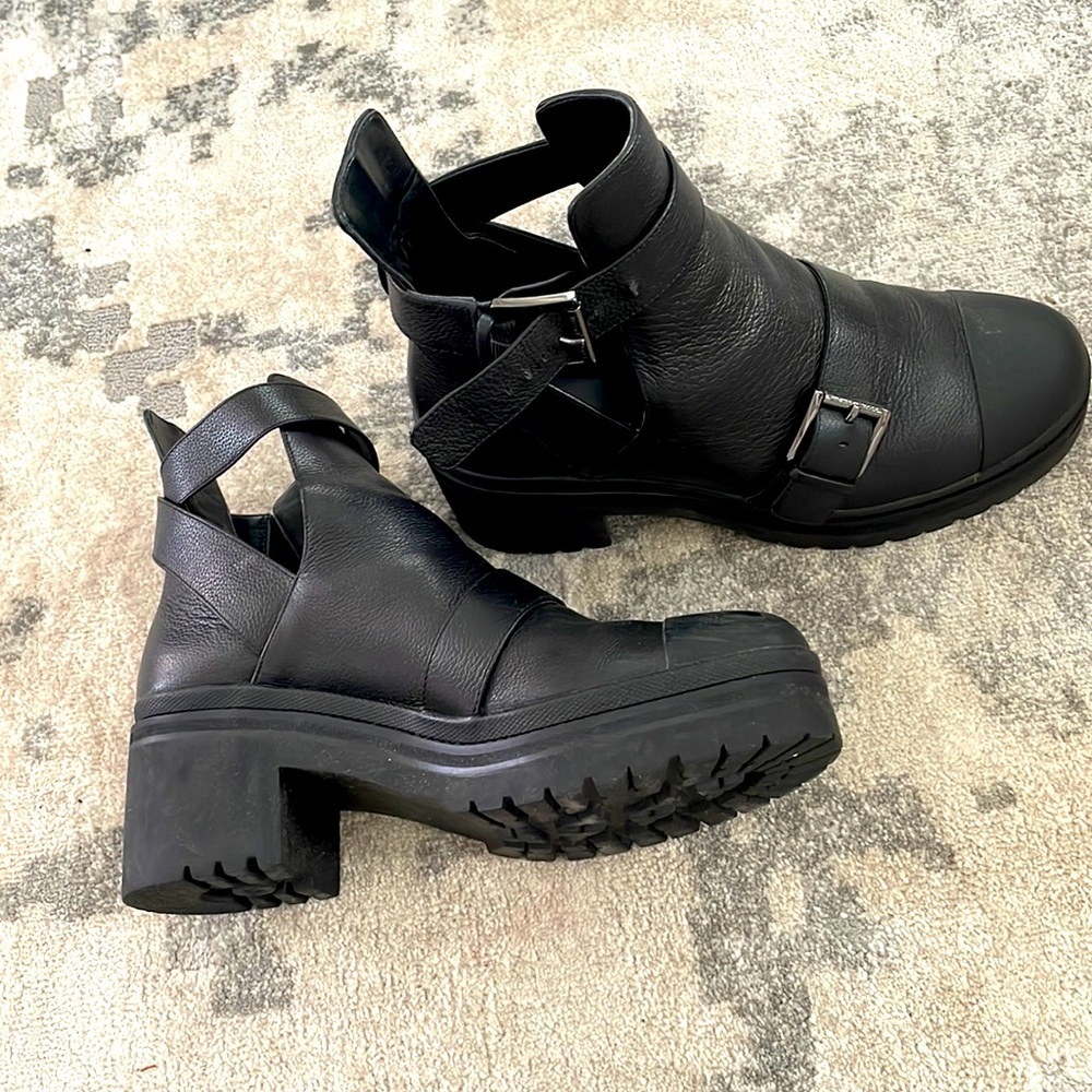 Michael Kors Leather Boots size 9